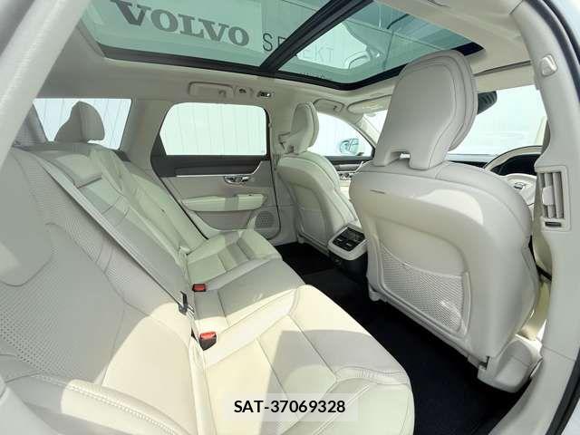 Volvo CROSS COUNTRY 2018-07 7790291-16