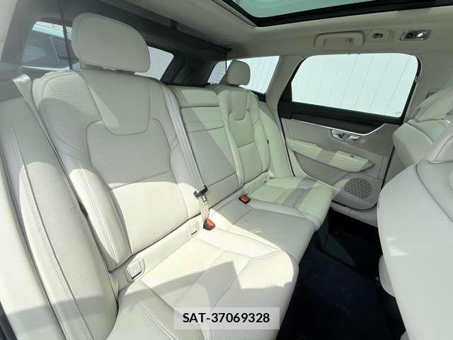 Volvo CROSS COUNTRY 2018-07 7790291-3