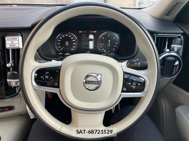 Volvo CROSS COUNTRY 2018-07 8317901-13