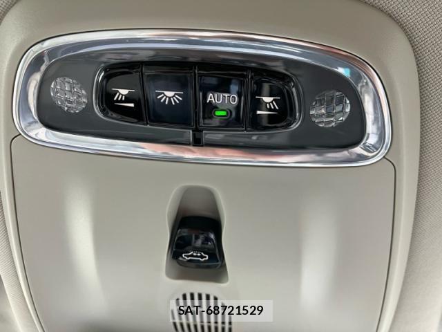 Volvo CROSS COUNTRY 2018-07 8317901-20