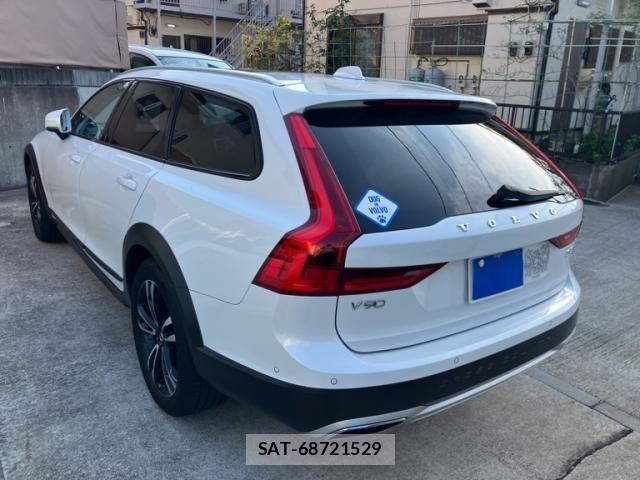 Volvo CROSS COUNTRY 2018-07 8317901-4