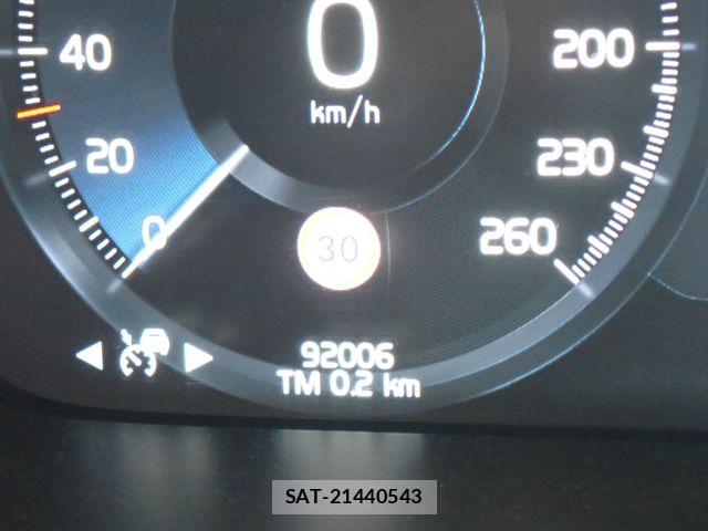 Volvo CROSS COUNTRY 2017-04 8338403-13