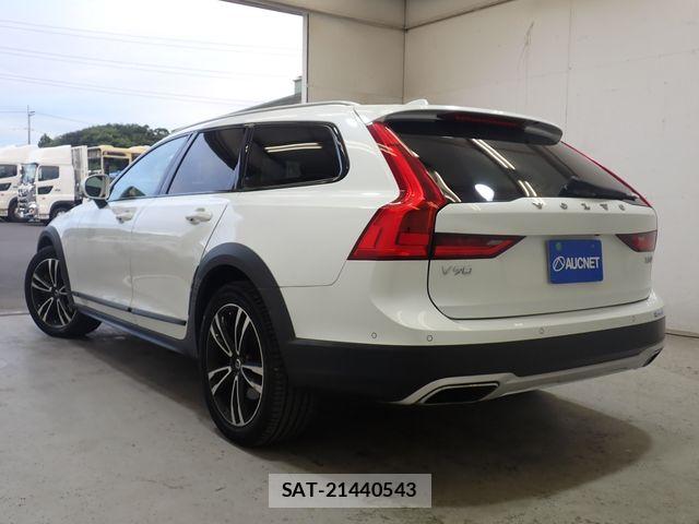 Volvo CROSS COUNTRY 2017-04 8338403-2