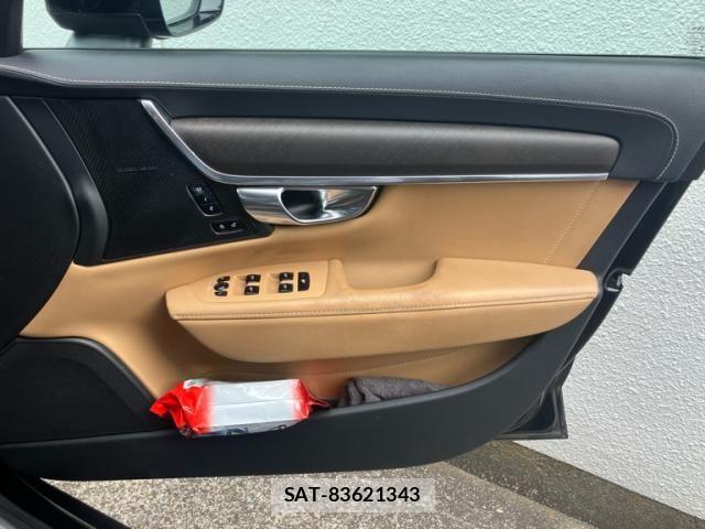 Volvo CROSS COUNTRY 2019-02 8372343-26