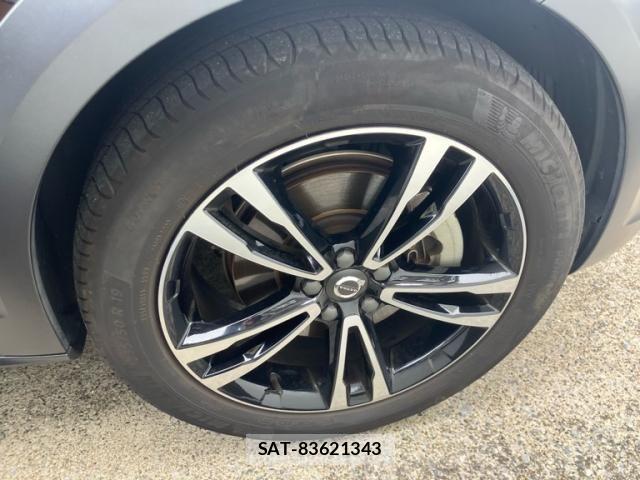 Volvo CROSS COUNTRY 2019-02 8372343-3