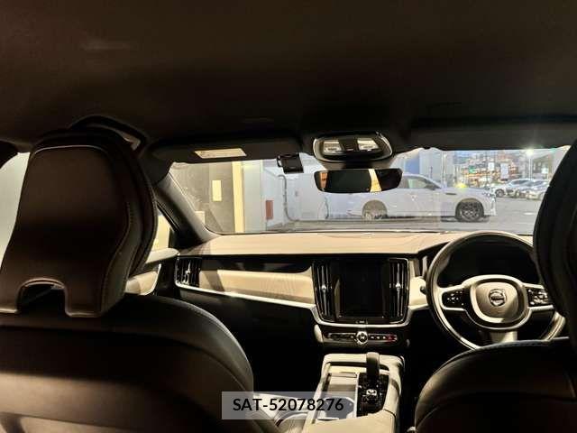 Volvo CROSS COUNTRY 2022-04 8411013-8