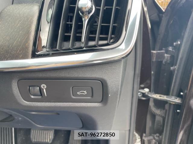 Volvo CROSS COUNTRY 2018-10 8564007-10