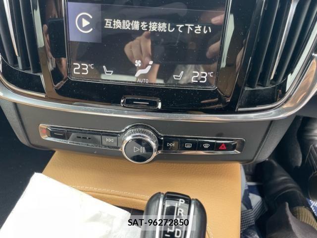 Volvo CROSS COUNTRY 2018-10 8564007-19