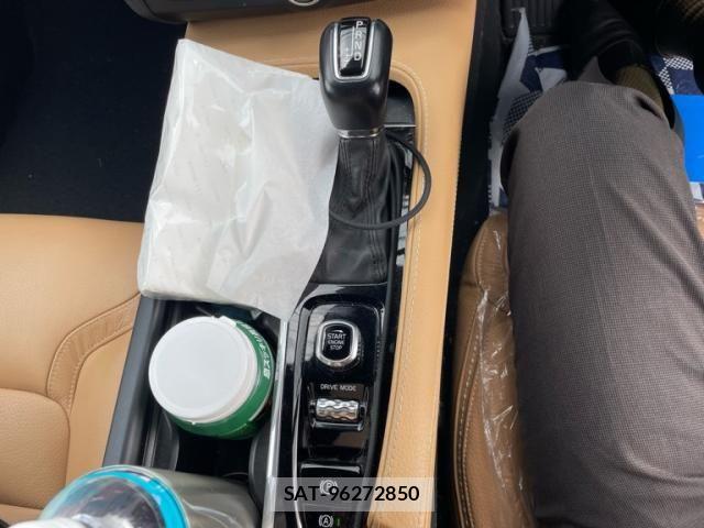 Volvo CROSS COUNTRY 2018-10 8564007-20