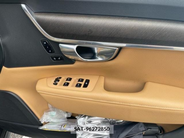 Volvo CROSS COUNTRY 2018-10 8564007-8