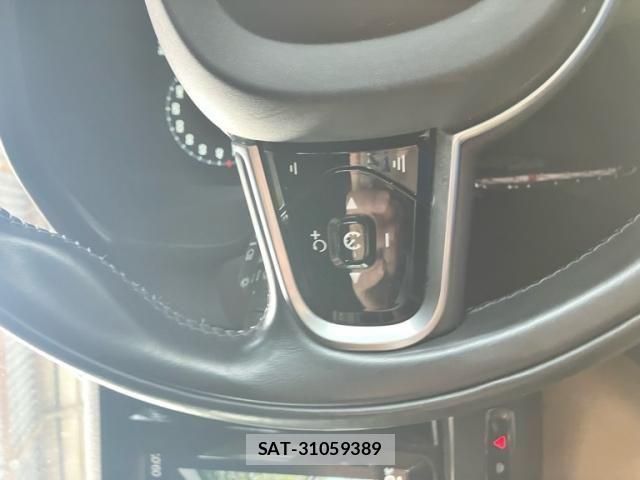 Volvo CROSS COUNTRY 2017-06 8832379-16