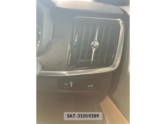 Volvo CROSS COUNTRY 2017-06 8832379-18