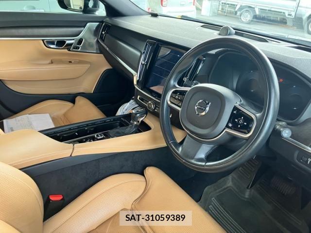 Volvo CROSS COUNTRY 2017-06 8832379-7