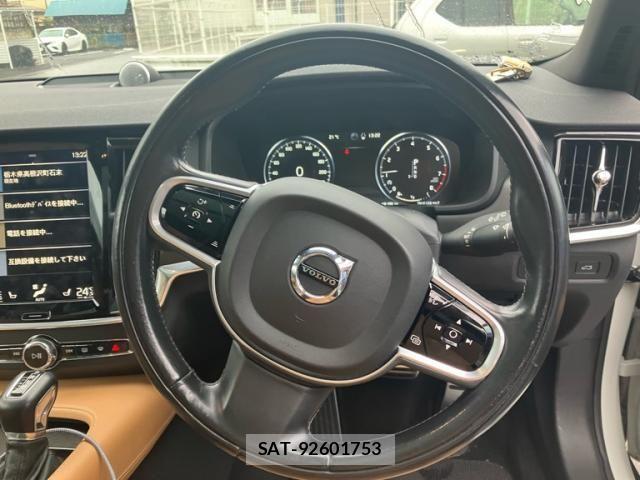 Volvo CROSS COUNTRY 2017-04 8851015-13