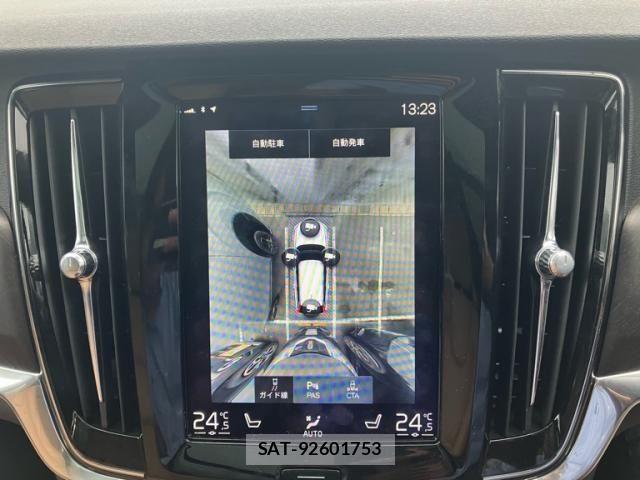 Volvo CROSS COUNTRY 2017-04 8851015-17