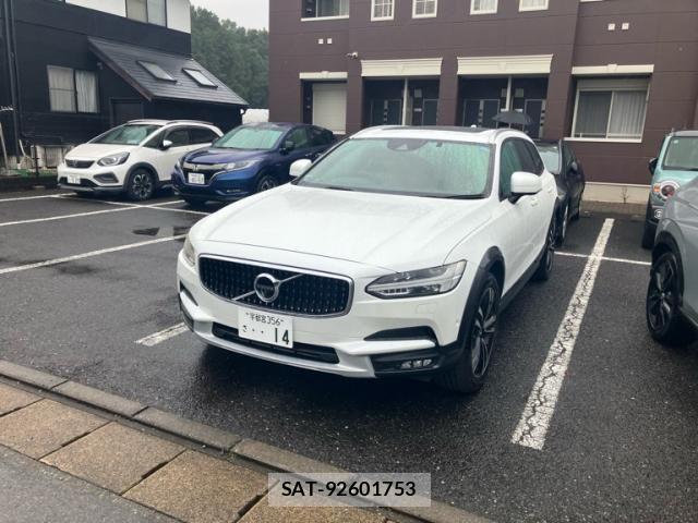 Volvo CROSS COUNTRY 2017-04 8851015-2