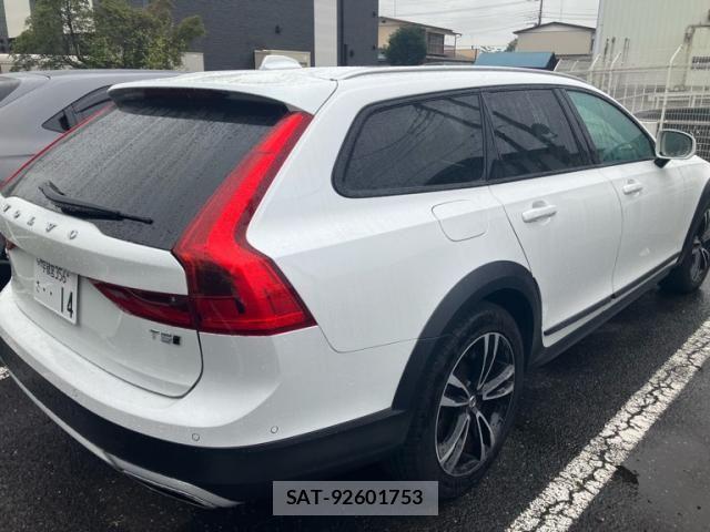 Volvo CROSS COUNTRY 2017-04 8851015-3