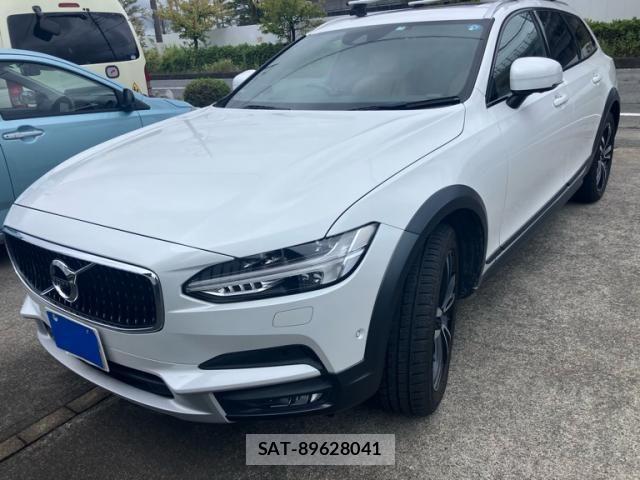 Volvo CROSS COUNTRY 2019-07 8882852-0