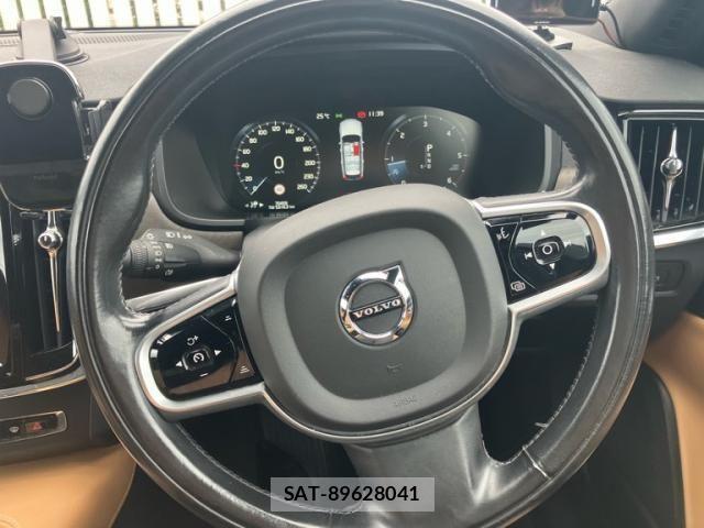 Volvo CROSS COUNTRY 2019-07 8882852-14