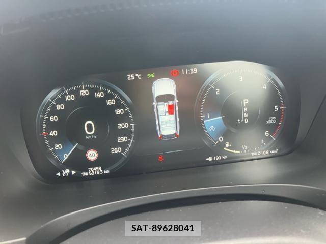 Volvo CROSS COUNTRY 2019-07 8882852-16
