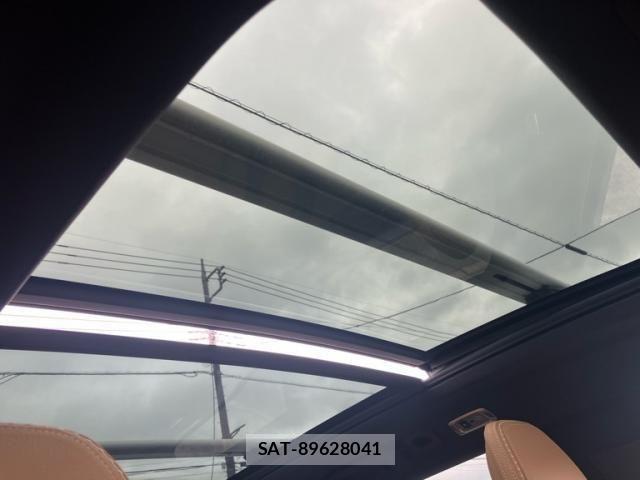 Volvo CROSS COUNTRY 2019-07 8882852-21