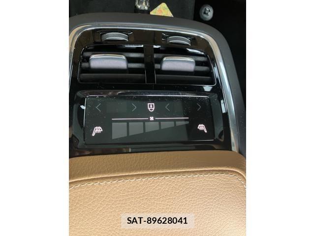 Volvo CROSS COUNTRY 2019-07 8882852-25