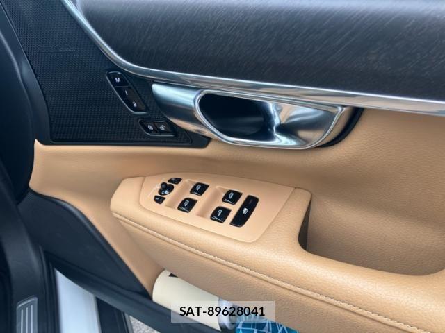 Volvo CROSS COUNTRY 2019-07 8882852-8