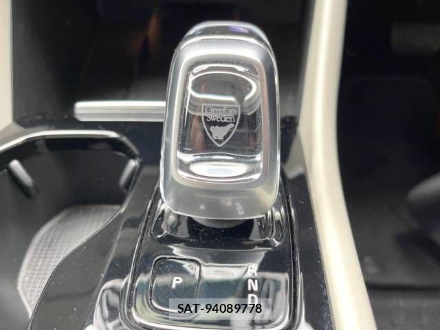 Volvo XC40 2020-05 843947-5