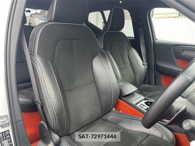 Volvo XC40 2020-03 992702-9