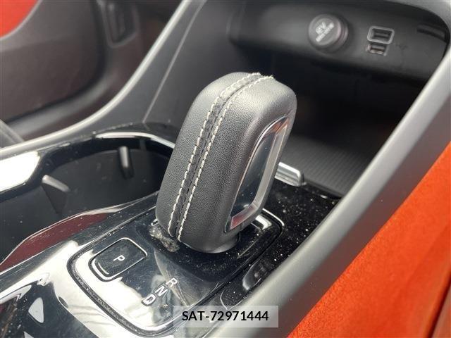 Volvo XC40 2020-03 992702-15