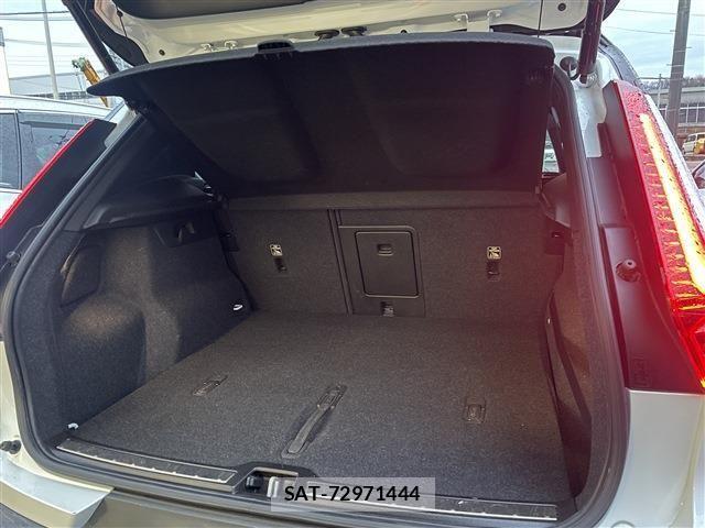 Volvo XC40 2020-03 992702-18