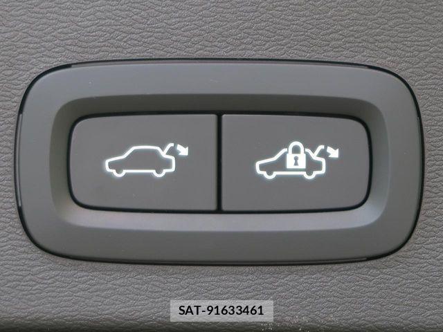 Volvo XC40 2024-03 1430819-8