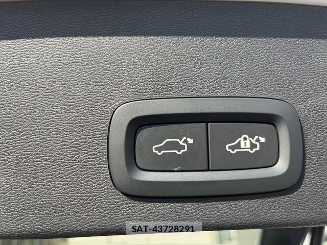 Volvo XC40 2024-08 1476524-10