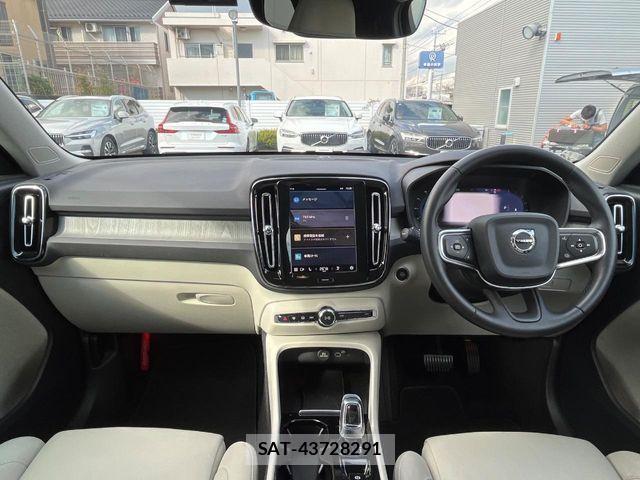 Volvo XC40 2024-08 1476524-1