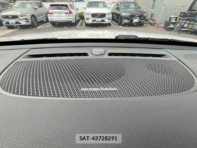 Volvo XC40 2024-08 1476524-5