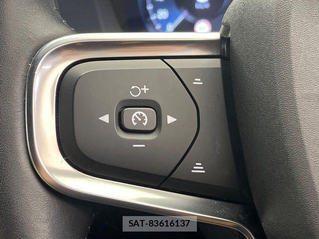 Volvo XC40 2021-03 1555218-9