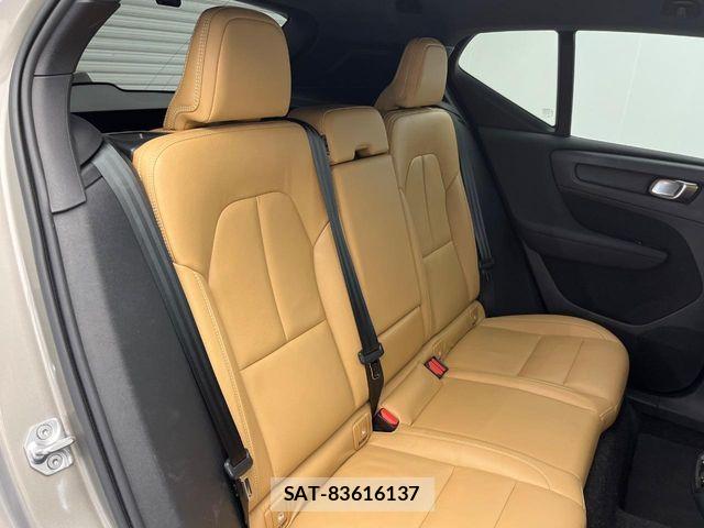 Volvo XC40 2021-03 1555218-12