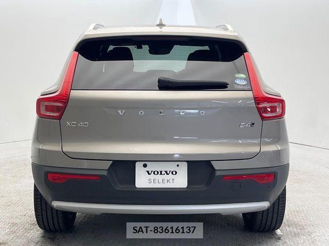 Volvo XC40 2021-03 1555218-18