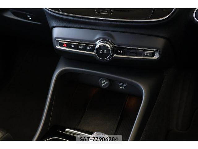 Volvo XC40 2020-12 1665070-17