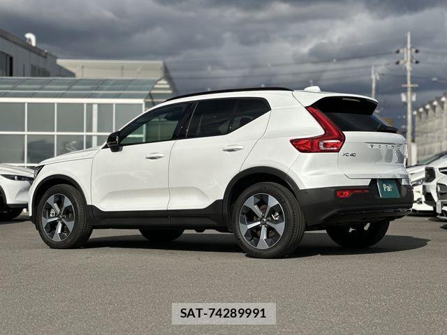 Volvo XC40 2025-03 1830003-25