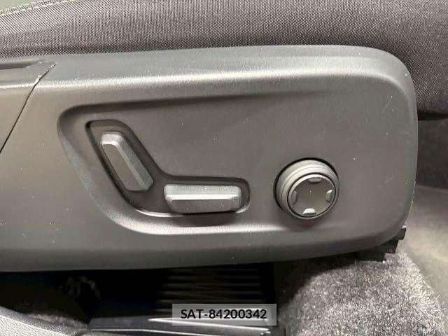 Volvo XC40 2023-09 2086108-10