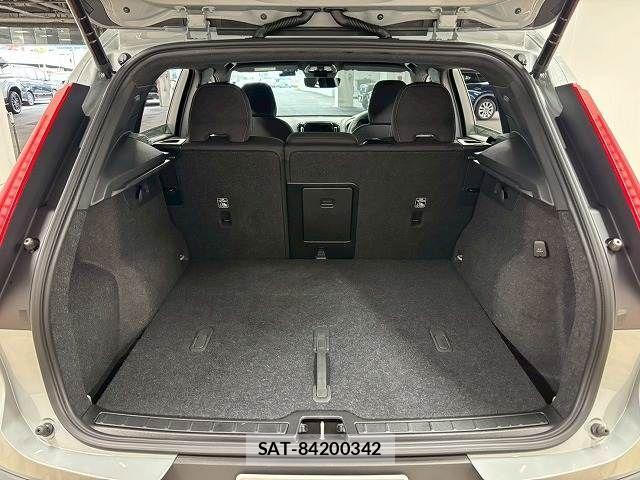 Volvo XC40 2023-09 2086108-12