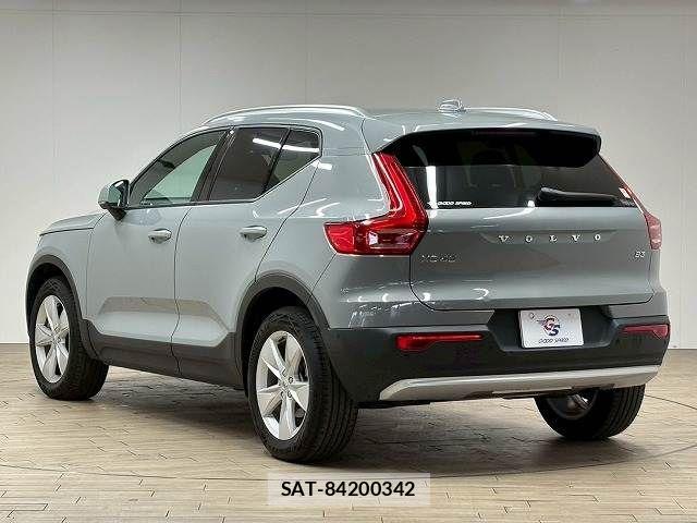 Volvo XC40 2023-09 2086108-15
