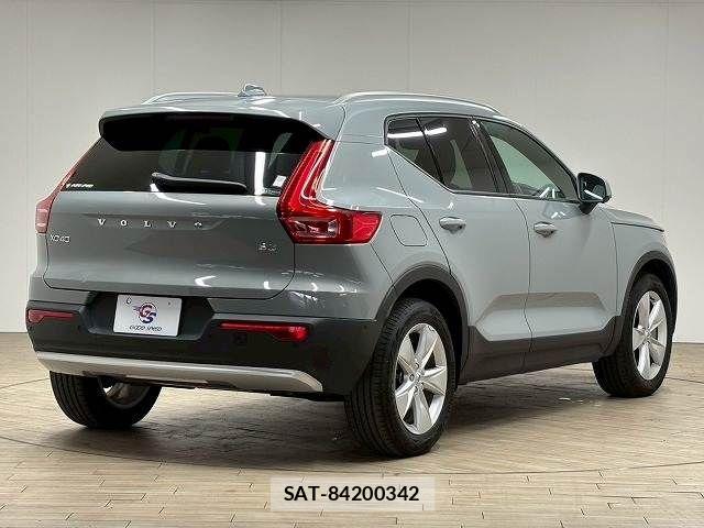 Volvo XC40 2023-09 2086108-16