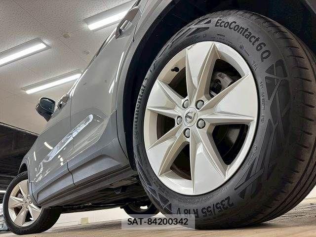 Volvo XC40 2023-09 2086108-18