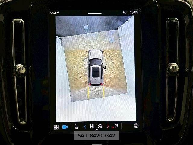 Volvo XC40 2023-09 2086108-3
