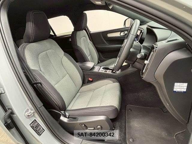 Volvo XC40 2023-09 2086108-4