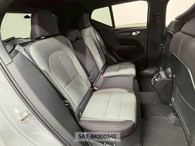 Volvo XC40 2023-09 2086108-5
