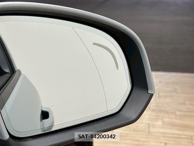 Volvo XC40 2023-09 2086108-7