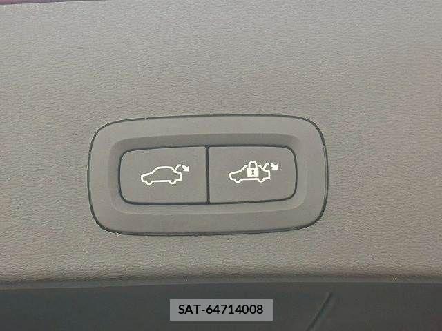 Volvo XC40 2020-11 2218297-6